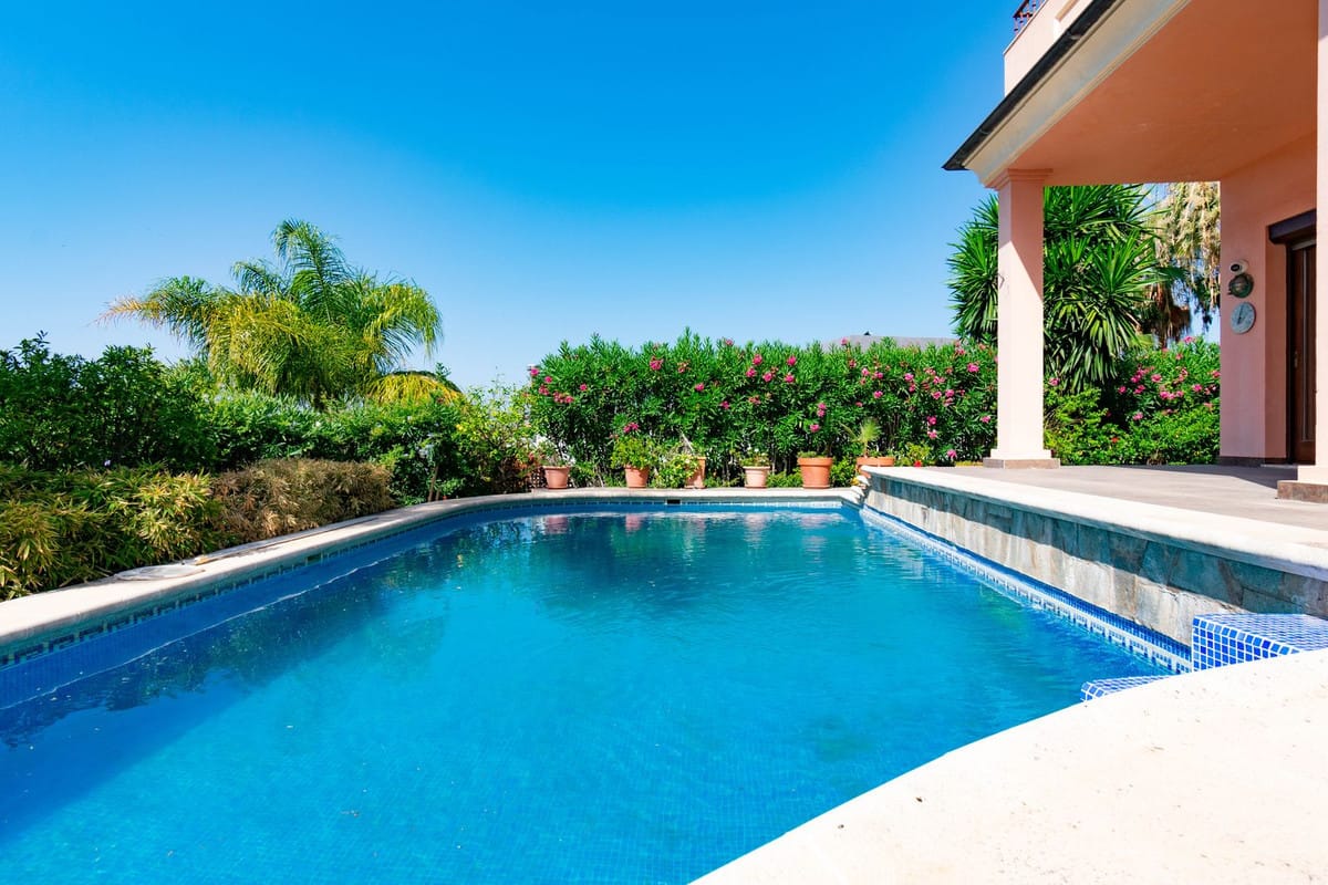 Villa met 4 slaapkamers in Estepona in Estepona - foto 2