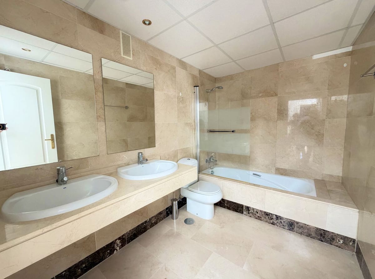 2-slaapkamer penthouse met zeezicht in La Duquesa in La Duquesa - foto 16