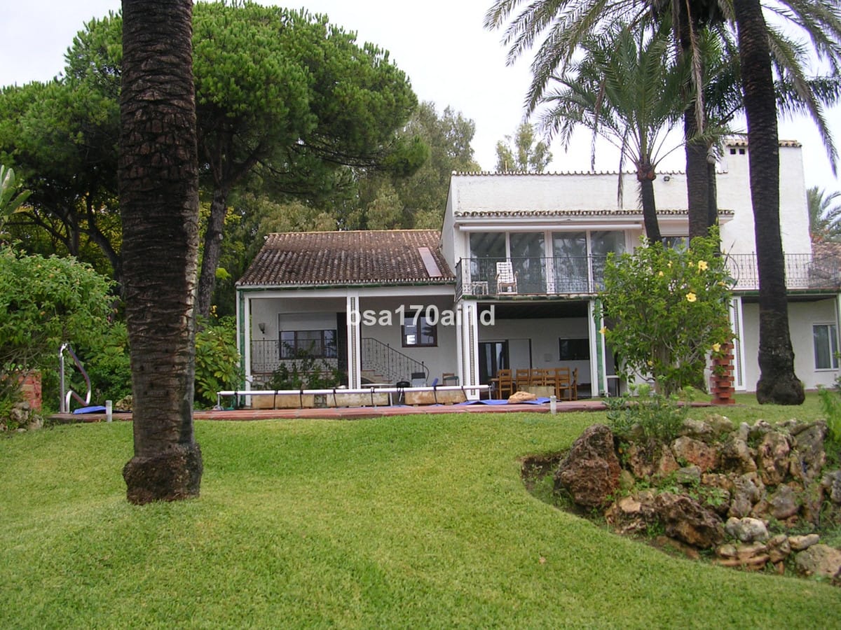 Villa met 5 slaapkamers in Los Monteros in Los Monteros - foto 17