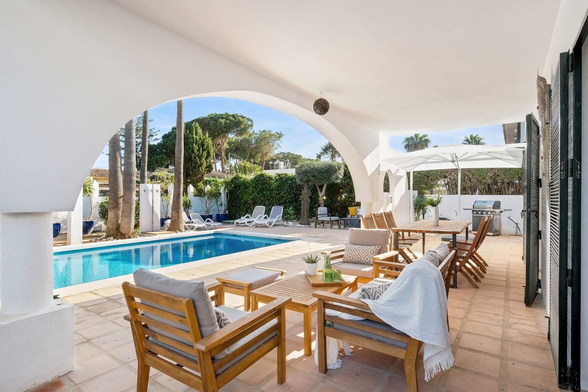 Exclusieve Arabisch-Mediterraanse villa nabij het strand in Cabopino, Marbella in Marbella - foto 7