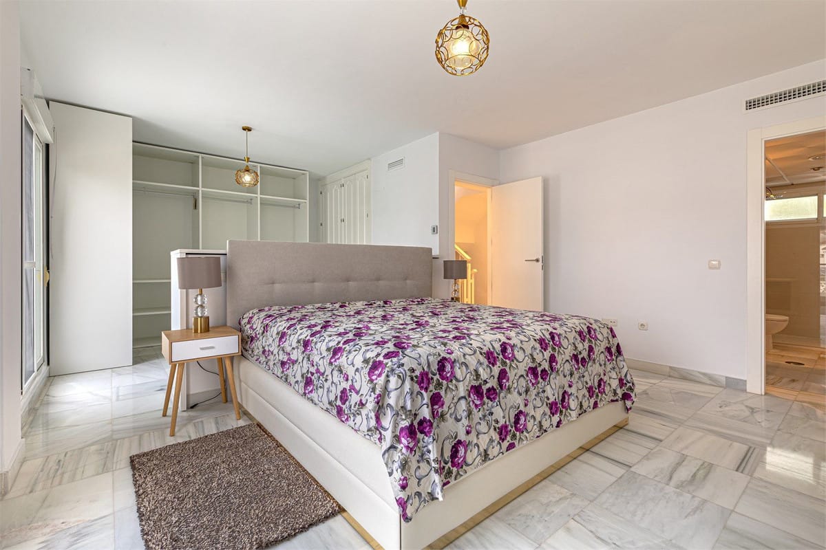 Stadswoning met 2 slaapkamers in Nueva Andalucía in Nueva Andalucía - foto 15