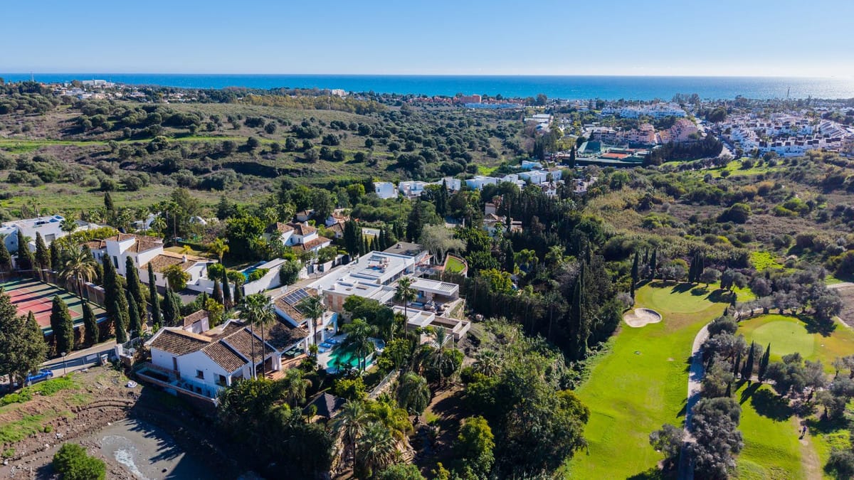 4-slaapkamer villa in El Paraiso, Málaga – aan de golfbaan in El Paraiso - foto 3