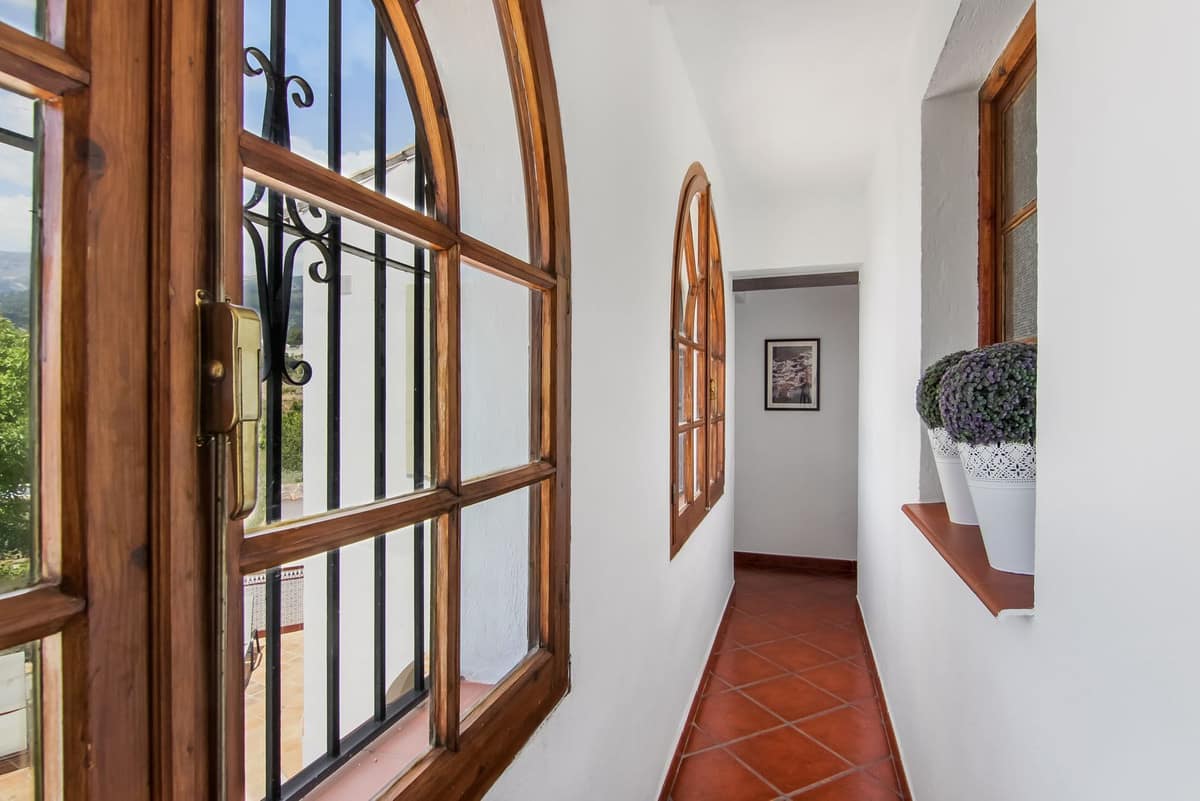 Finca met 6 slaapkamers en Bed & Breakfast-optie in Canillas de Albaida, Málaga in Canillas de Albaida - foto 13