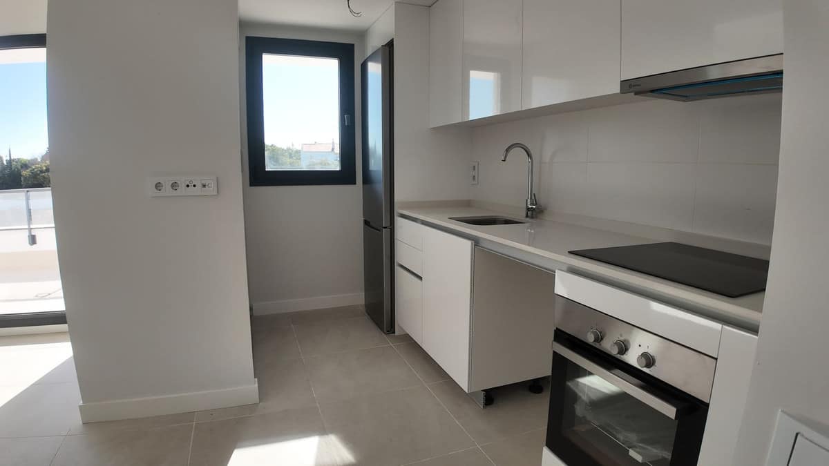 Instapklaar penthouse met drie slaapkamers in Aranya, Estepona in Estepona - foto 6