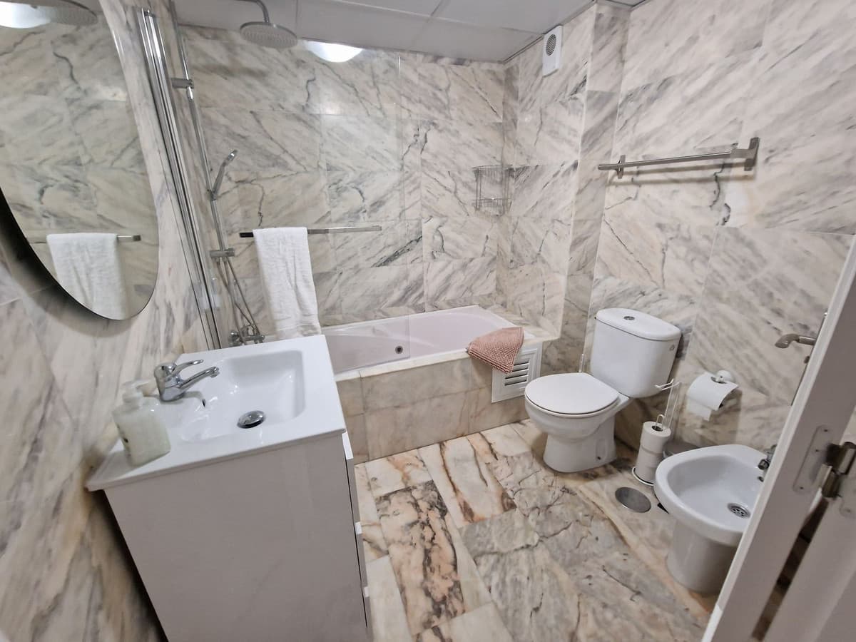 2 bedroom Apartment in Calahonda in Calahonda - foto 19