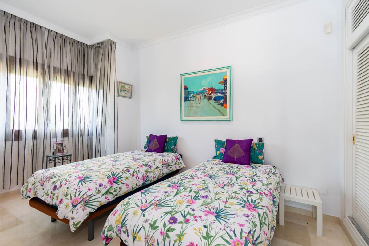 Villa met 4 slaapkamers in Estepona in Estepona - foto 18