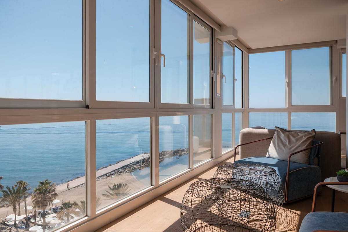 Luxe 4-slaapkamer appartement met zeezicht in Marbella Centrum in Marbella - foto 4