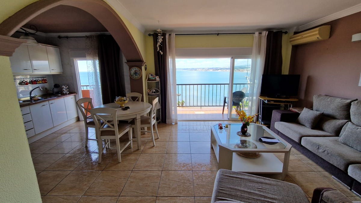 Drie-slaapkamerappartement aan de boulevard van La Playa del Cristo, Estepona in Estepona - foto 6