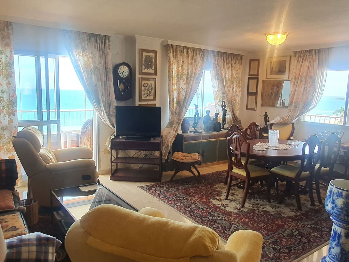 Drie-slaapkamer appartement aan de eerste lijn strand in Fuengirola in Fuengirola - foto 18