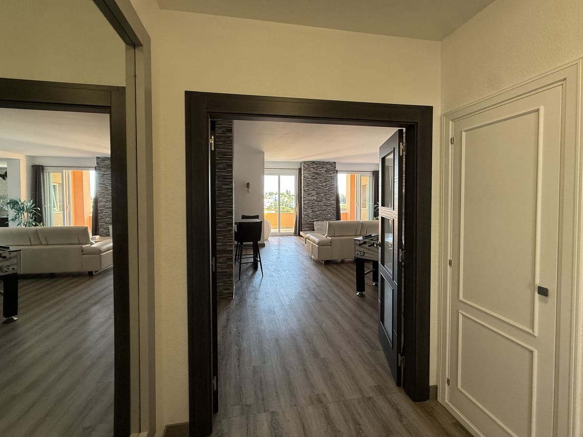 Drie-slaapkamer appartement in Estepona in Estepona - foto 18