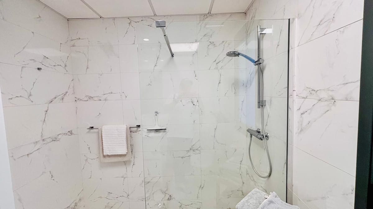 Drie-slaapkamer hoekappartement in Casares Golf in Casares - foto 16