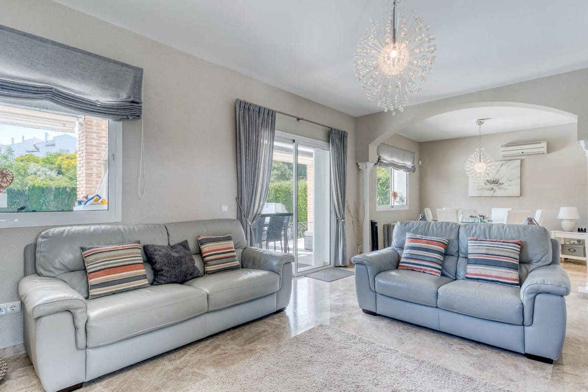 Vrijstaande villa met 4 slaapkamers in Calahonda in Calahonda - foto 17