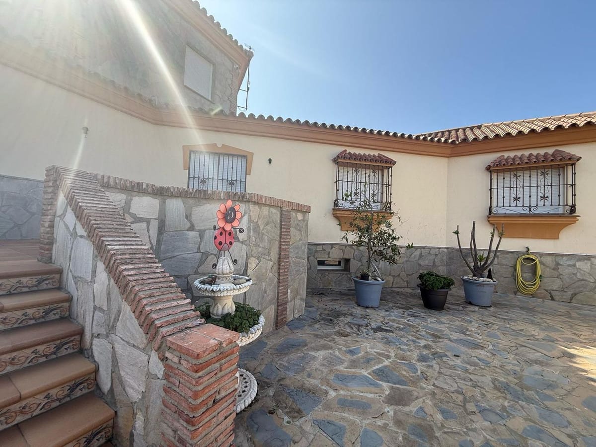 4-slaapkamer villa in Santa Margarita, La Línea in La Línea - foto 10