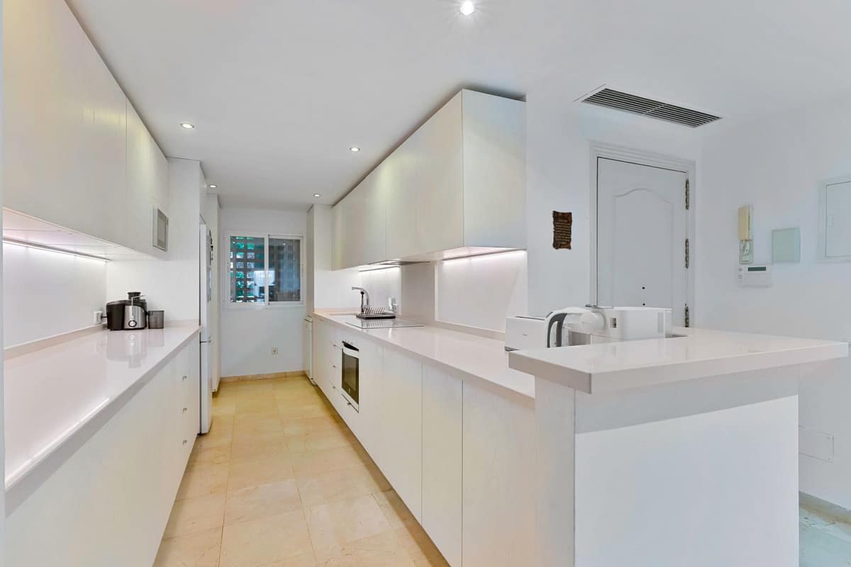 Begane grond appartement met 3 slaapkamers in Sierra Blanca, Marbella in Sierra Blanca - foto 7