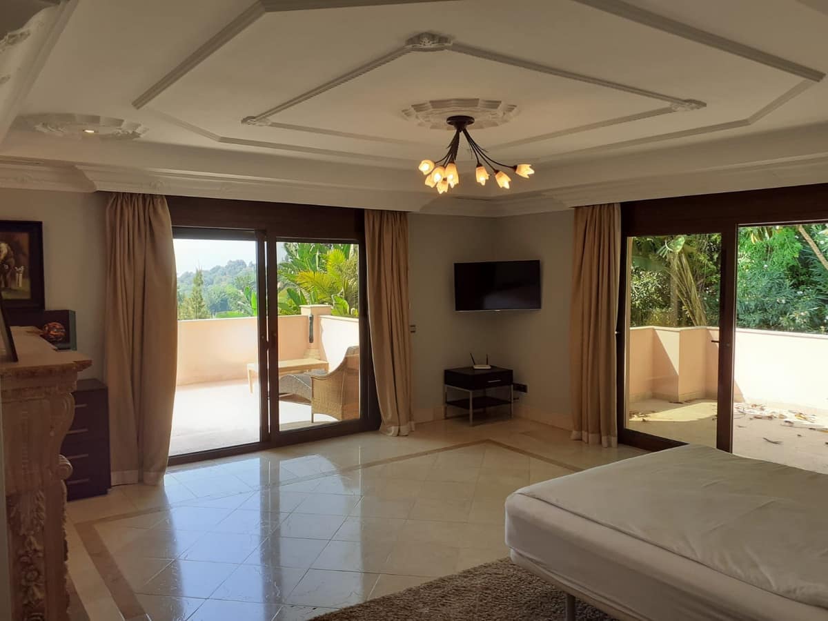 Villa met 4 slaapkamers in Estepona in Estepona - foto 5