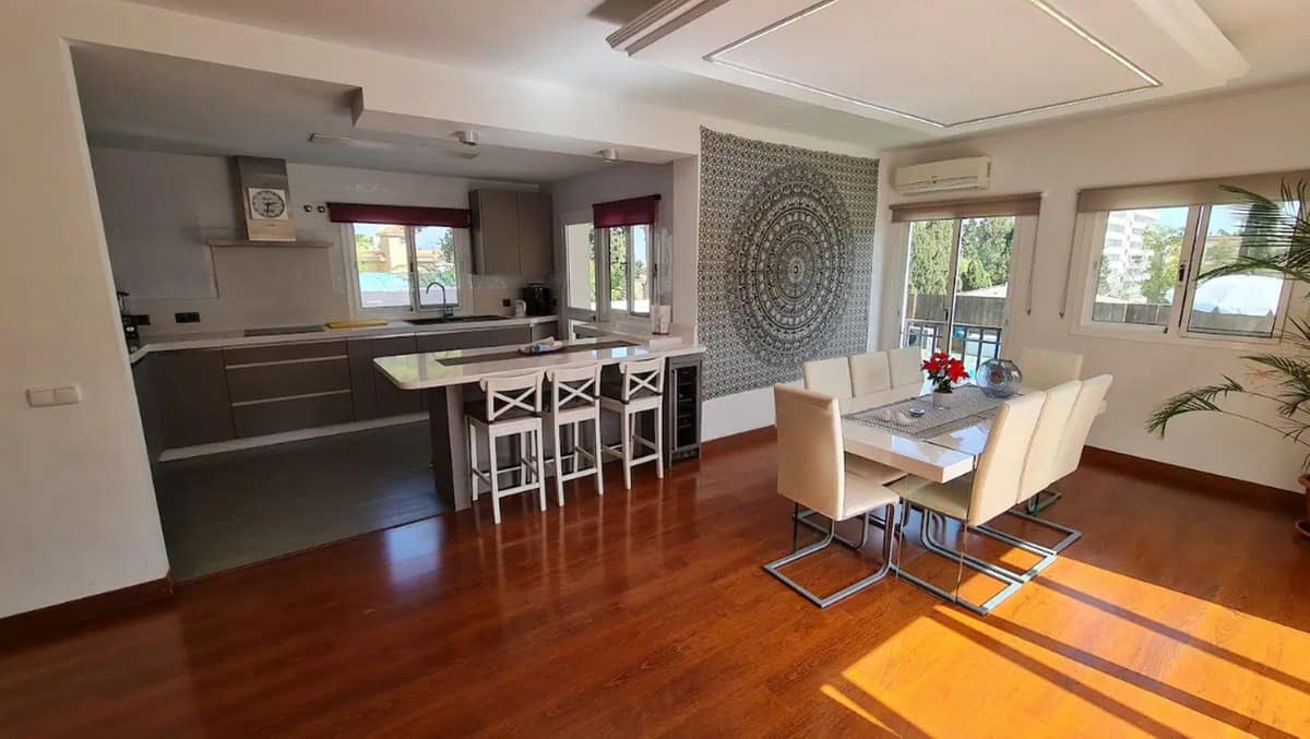 Vrijstaand huis met 5 slaapkamers in Torremolinos in Torremolinos - foto 10