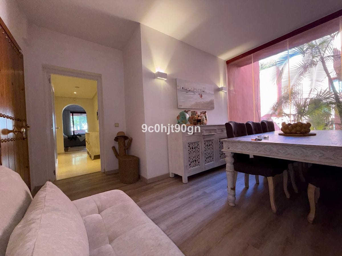 Drie-slaapkamer appartement in Elviria in Elviria - foto 3