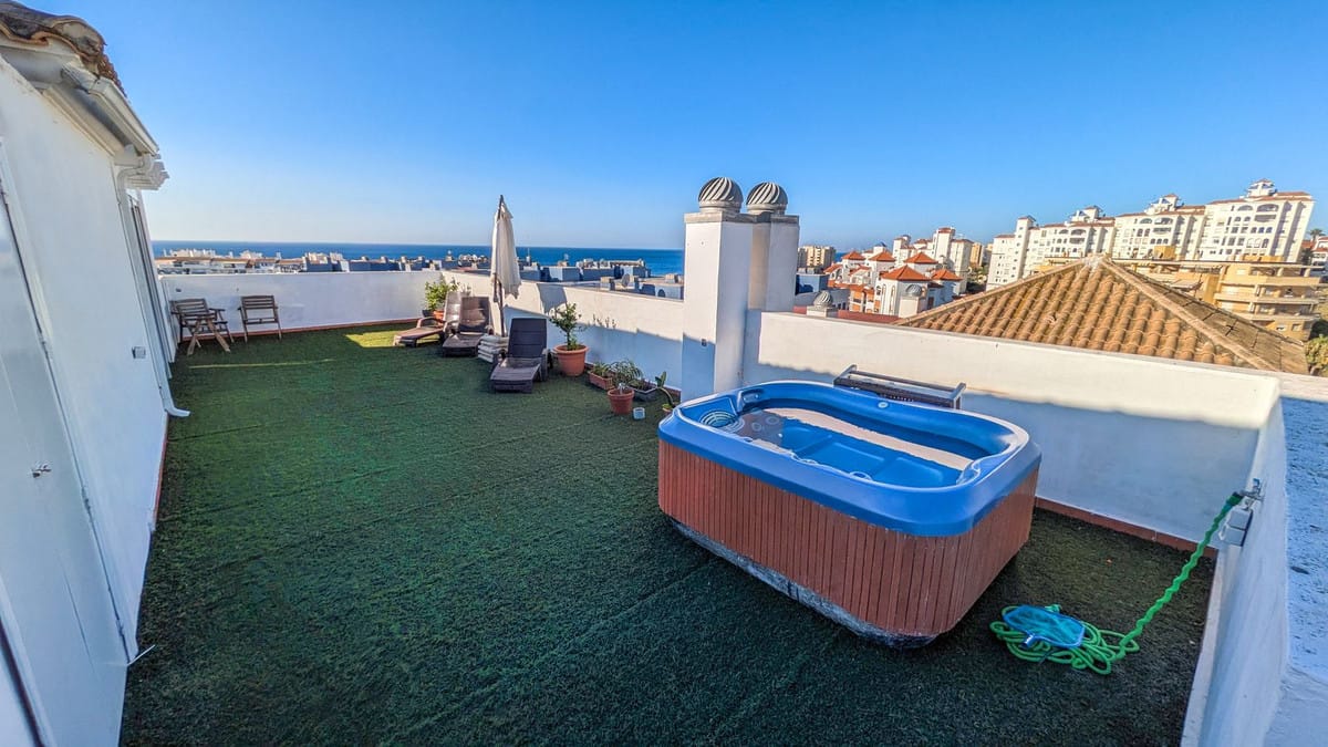 Exclusieve penthouse in Estepona met panoramisch zeezicht in Estepona - foto 3