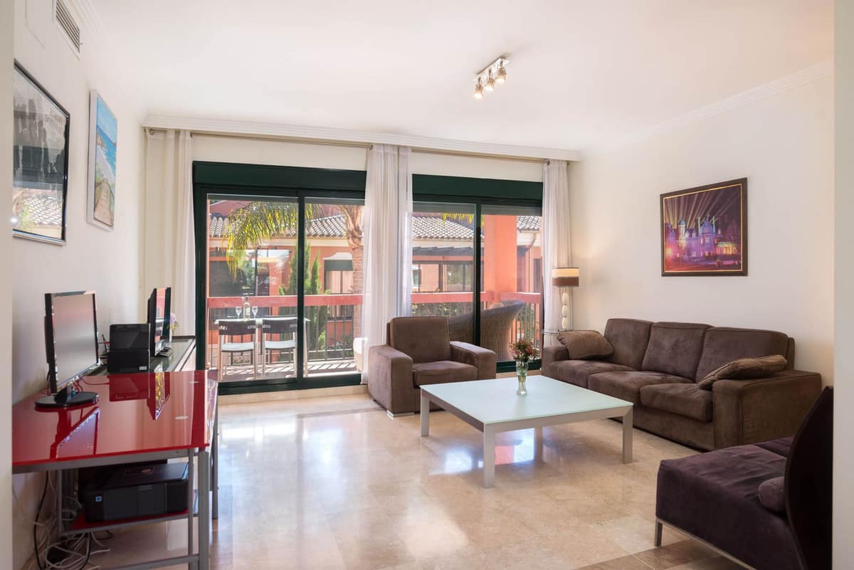 2 bedroom Apartment in Marbesa in Marbesa - foto 5