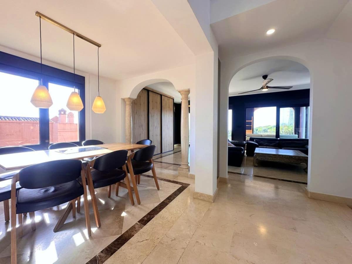 Ruime 5-slaapkamer villa in Estepona met panoramisch uitzicht in Estepona - foto 6