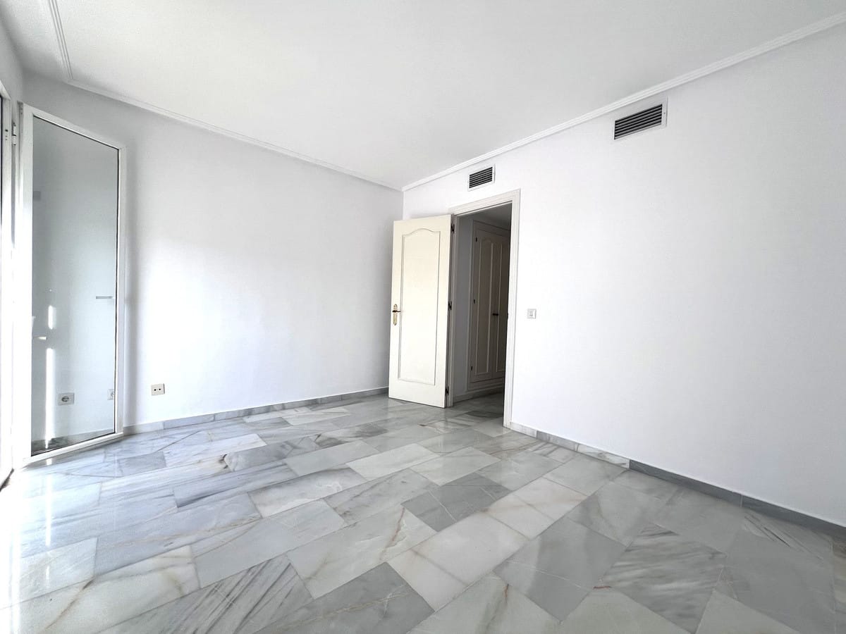 Appartement met 2 slaapkamers in Estepona in Estepona - foto 9