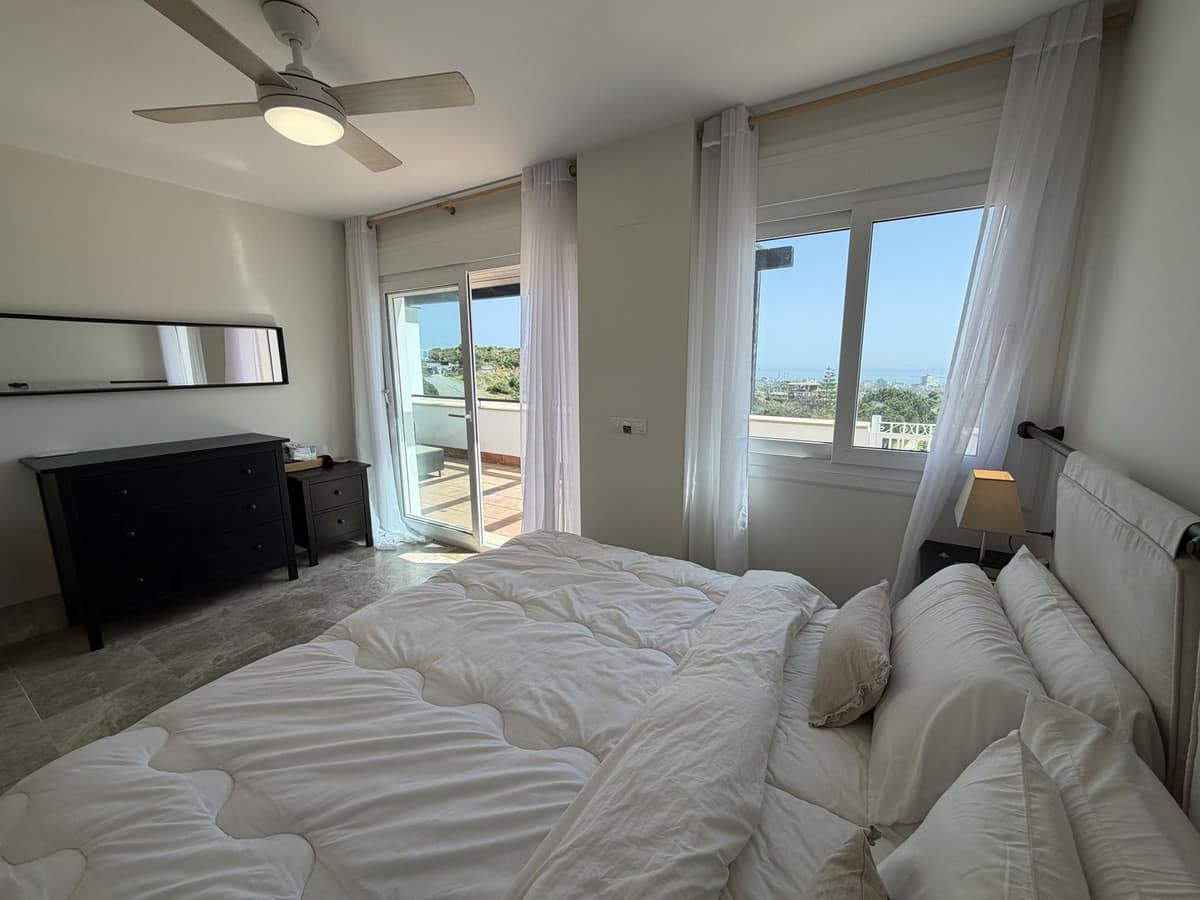 Drie slaapkamers, halfvrijstaande duplex-tussenwoning in Marbella (Santa Clara) in Marbella - foto 6