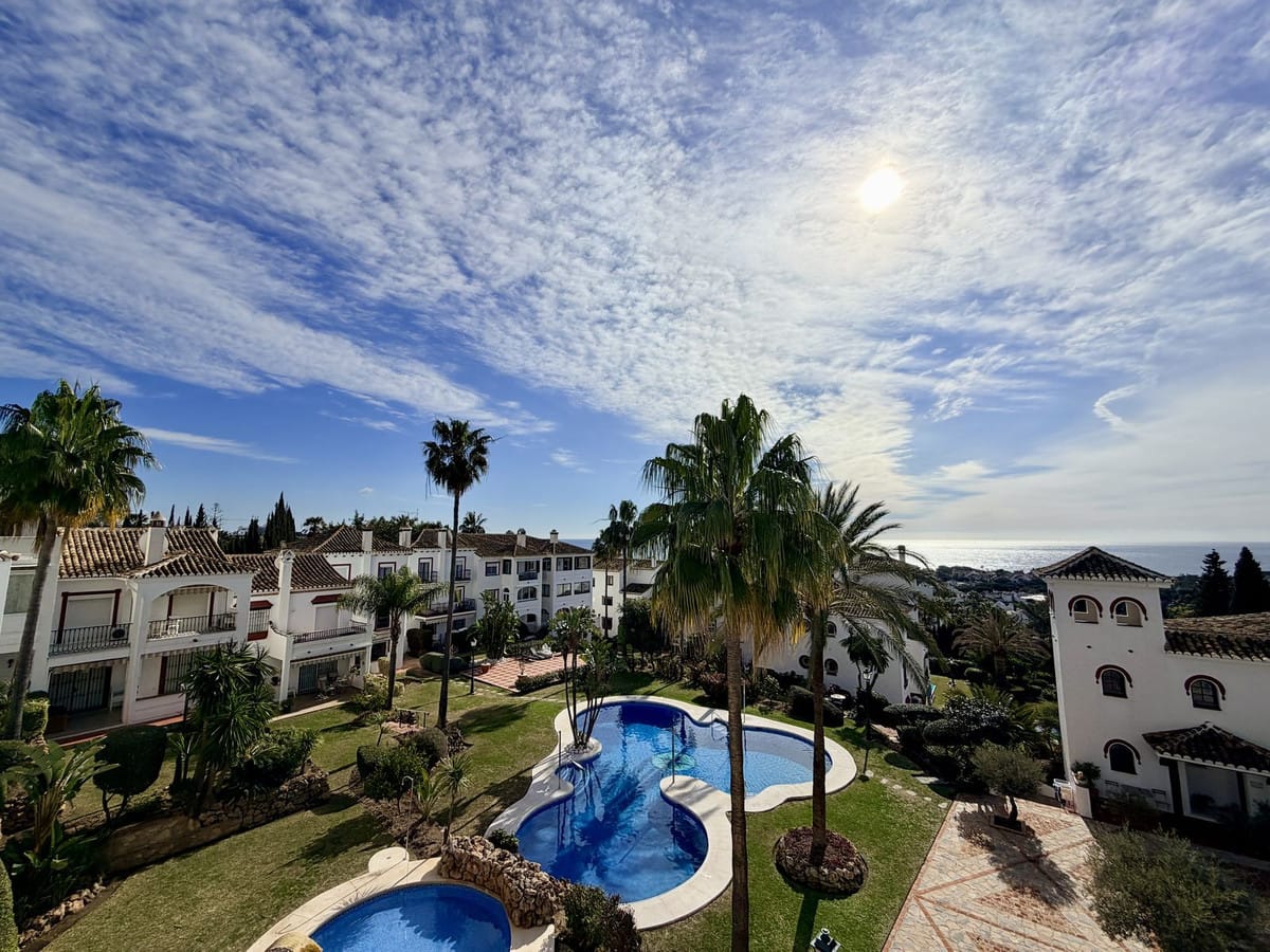 Luxe penthouse met panoramisch zee- en bergzicht – Marbella Oost in Marbella - foto 2
