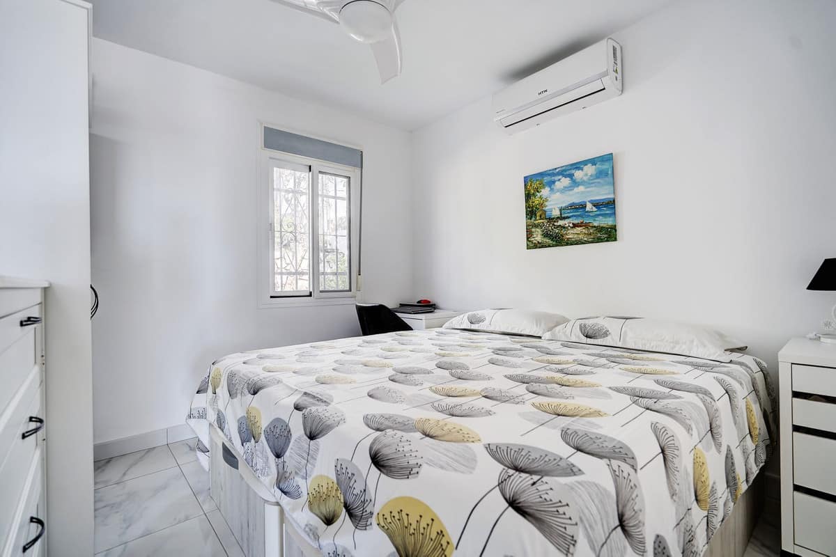 Volledig gerenoveerde bungalow met 2 slaapkamers in Calahonda in Calahonda - foto 8