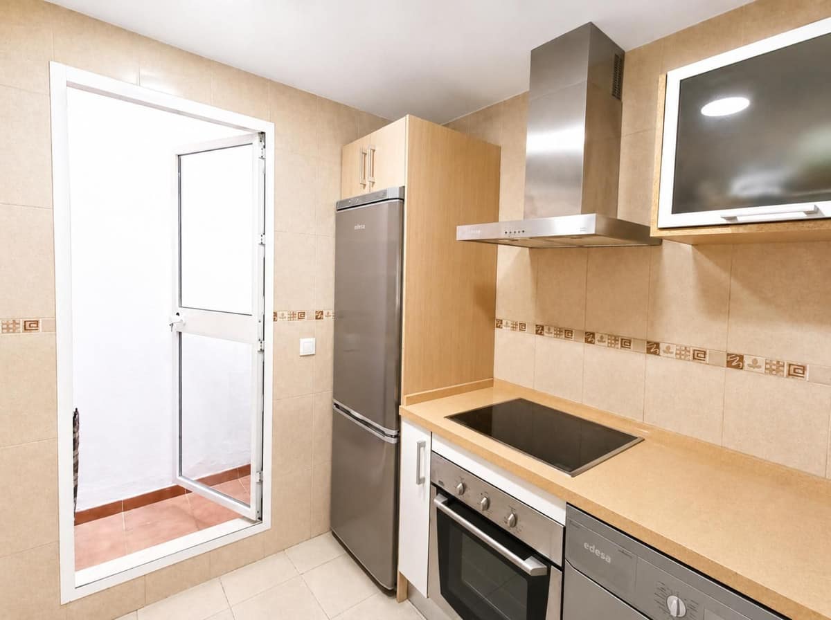 Ruim 3-slaapkamer appartement op de eerste verdieping met lift in Bailén Miraflores in Bailen Miraflores - foto 4