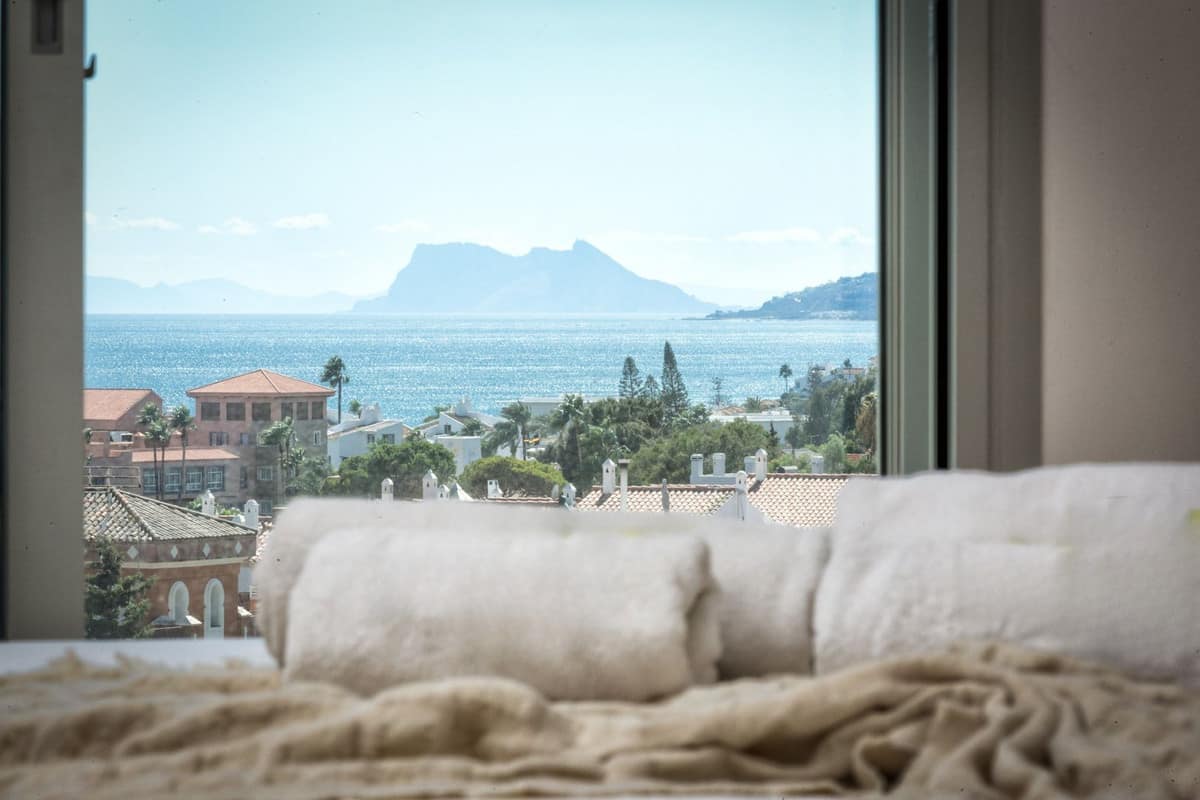 4-slaapkamer hoekwoning met privézwembad en panoramisch zeezicht in Estepona in Estepona - foto 14