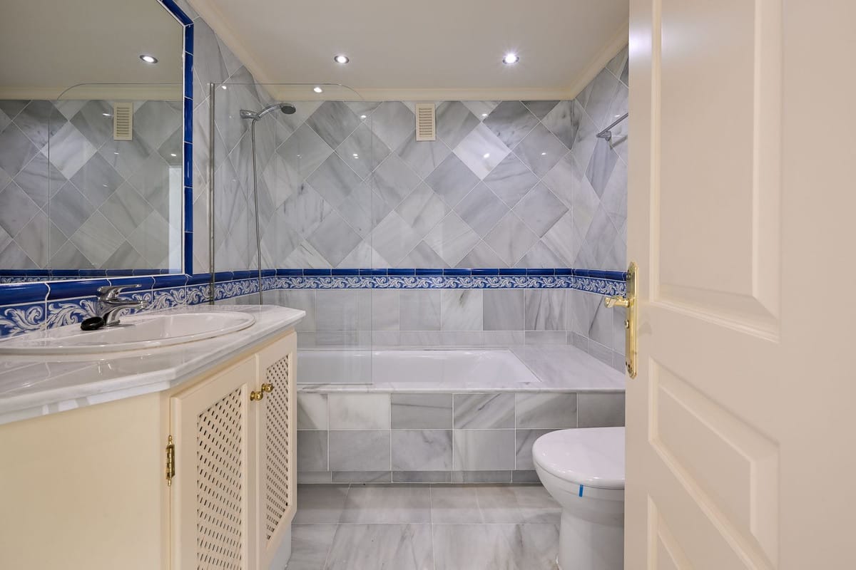 Drie-slaapkamerappartement in Benahavís met panoramisch zeezicht in Benahavís - foto 15