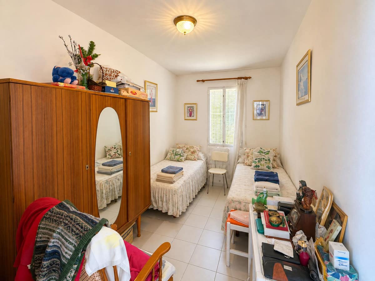 Vrijstaande villa met 3 slaapkamers in Chilches – zeezicht en ontwikkelingspotentieel in Chilches - foto 14