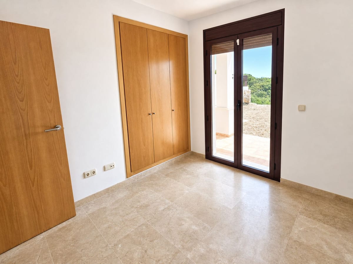 Elegant gerenoveerde rijwoning met panoramisch zeezicht in Doña Julia, Casares Playa in Casares Playa - foto 16