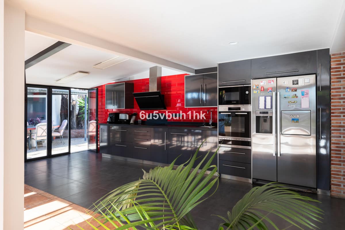 Vrijstaande villa met 5 slaapkamers in Torremolinos (El Pinillo) in Torremolinos - foto 11