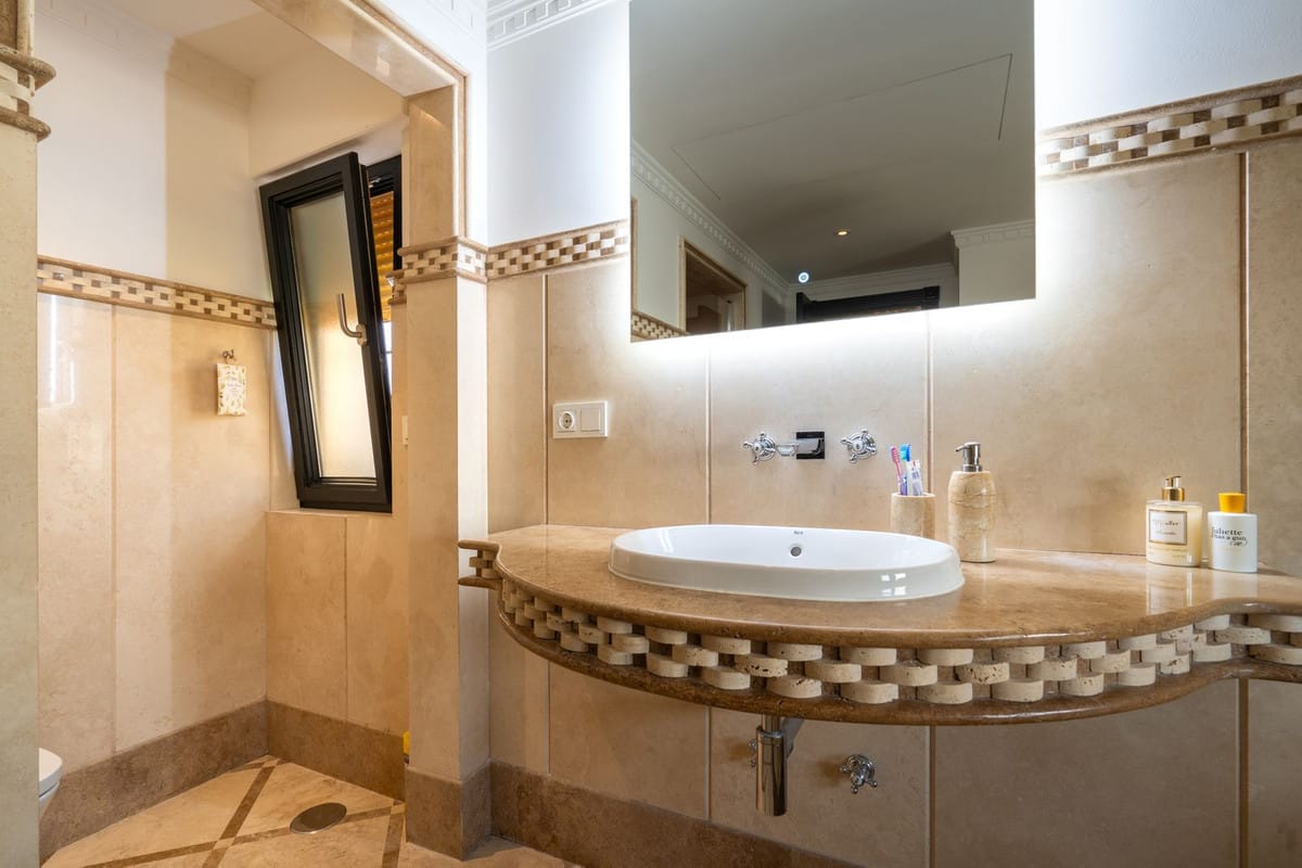 Luxe villa met zeezicht en topfaciliteiten op loopafstand van La Cala de Mijas in La Cala de Mijas - foto 17