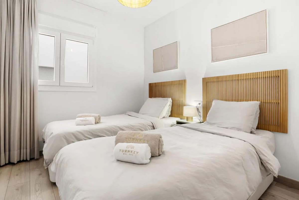 2-slaapkamer appartement in Estepona – terras en zwembadzicht in Estepona - foto 15