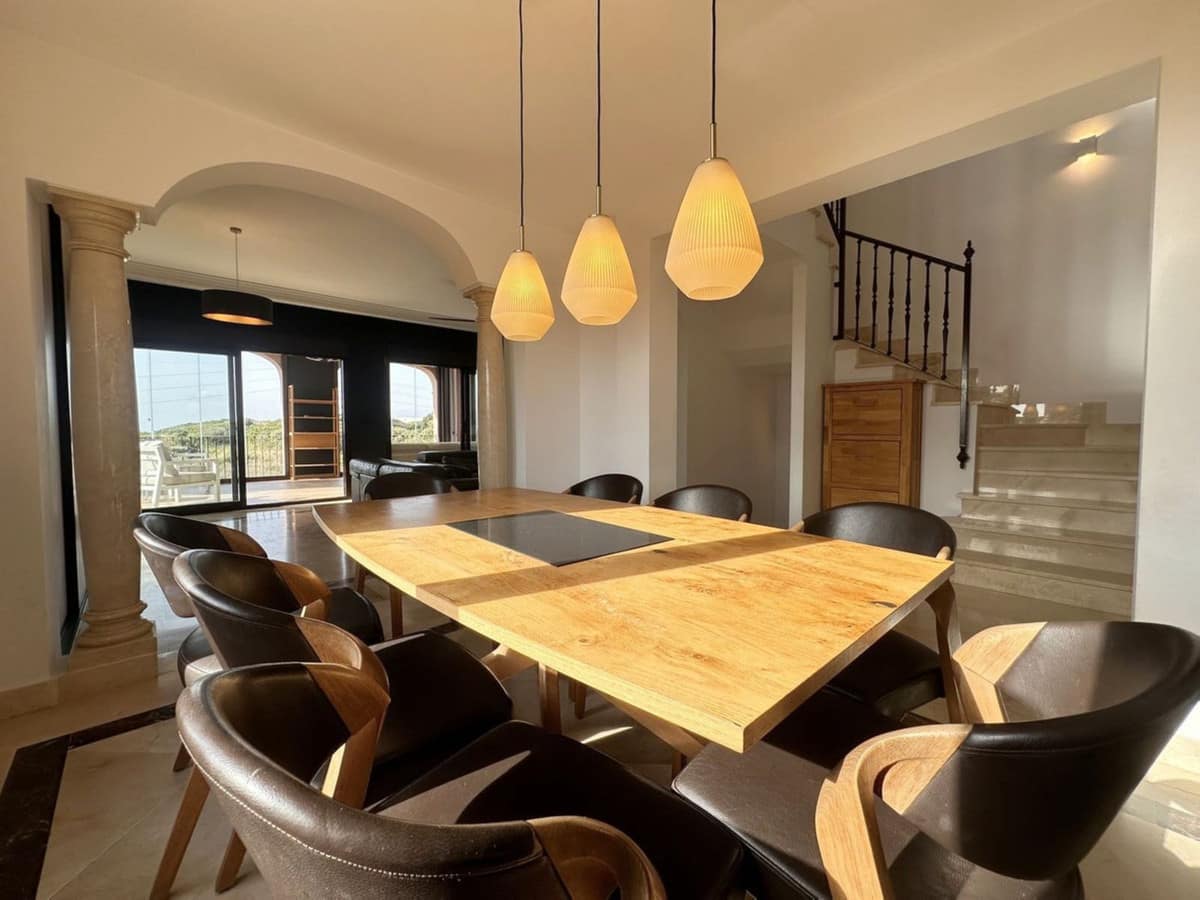 Ruime 5-slaapkamer villa in Estepona met panoramisch uitzicht in Estepona - foto 12