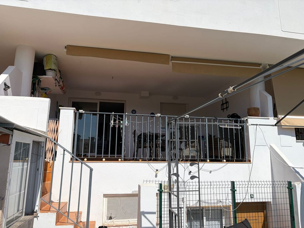 Halfvrijstaande woning met panoramisch zee-, berg- en golfzicht in Casares Playa in Casares Playa - foto 2