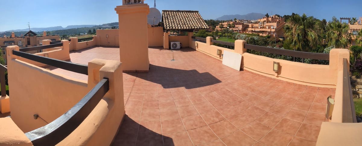 2-slaapkamer duplex penthouse met panoramisch uitzicht in Casares in Casares - foto 10