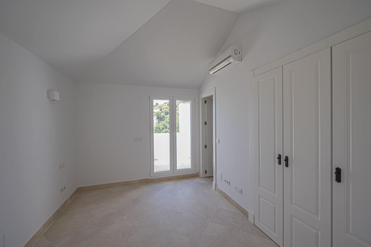 Penthouse met 2 slaapkamers in Nueva Andalucía in Nueva Andalucía - foto 15