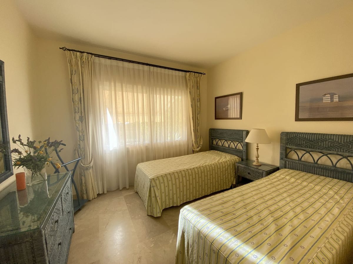 Drie-slaapkamer appartement in Elviria in Elviria - foto 12