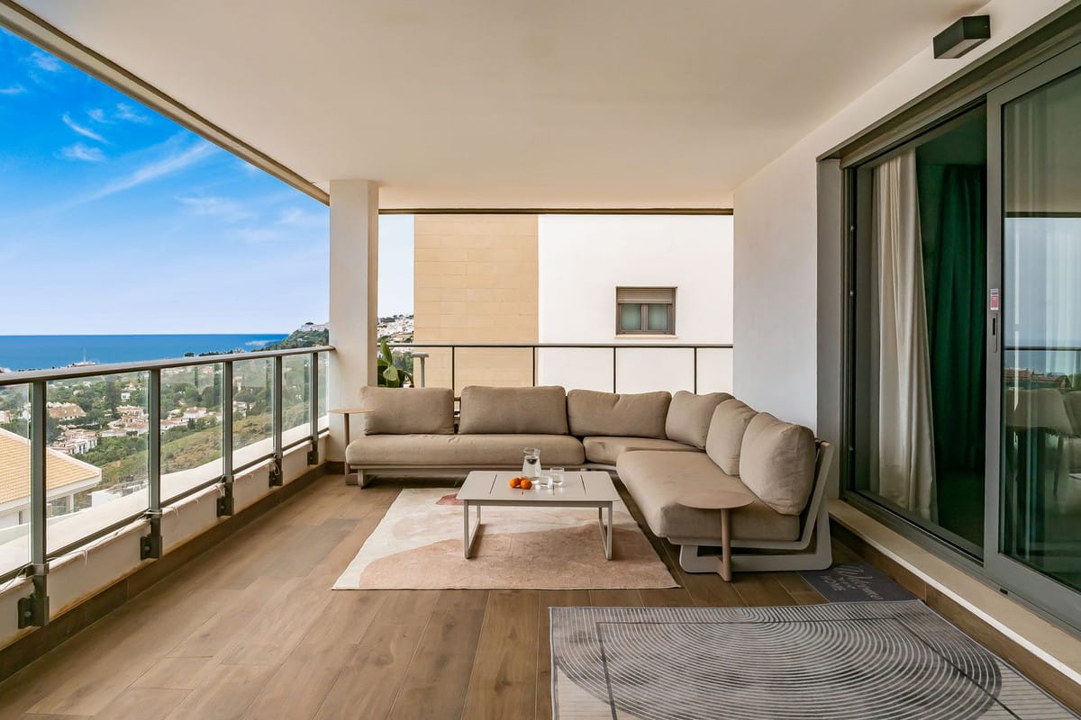 Drie-slaapkamer appartement met terras en zeezicht in Benalmádena Costa in Benalmadena Costa - foto 3