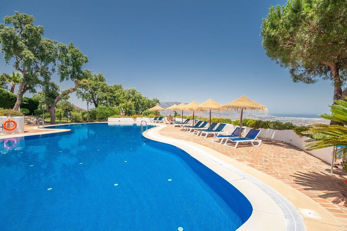 Prachtig 3-slaapkamer appartement met panoramisch zeezicht in La Mairena in La Mairena - foto 11