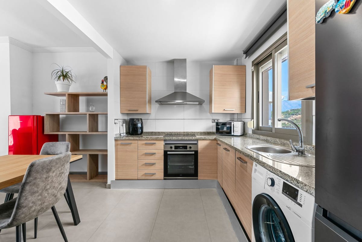 Elegant gerenoveerde penthouse met royaal privéterras aan de New Golden Mile in New Golden Mile - foto 8