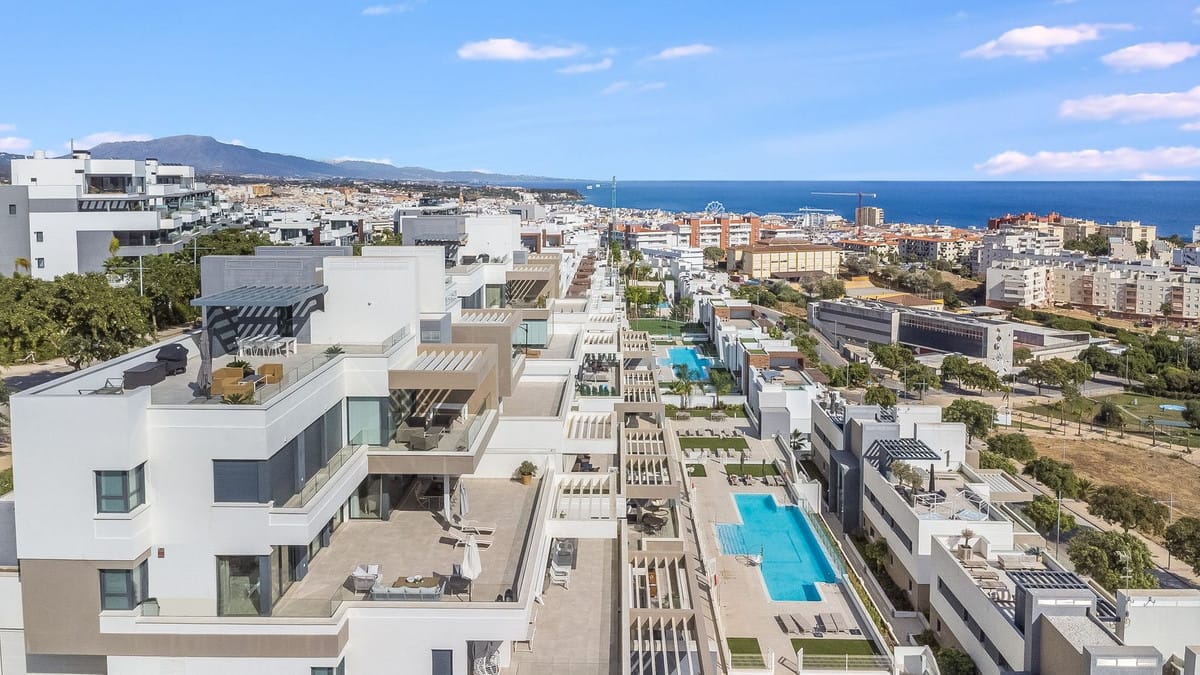 Exclusief appartement op de bovenste verdieping met 4 slaapkamers in Estepona in Estepona - foto 7