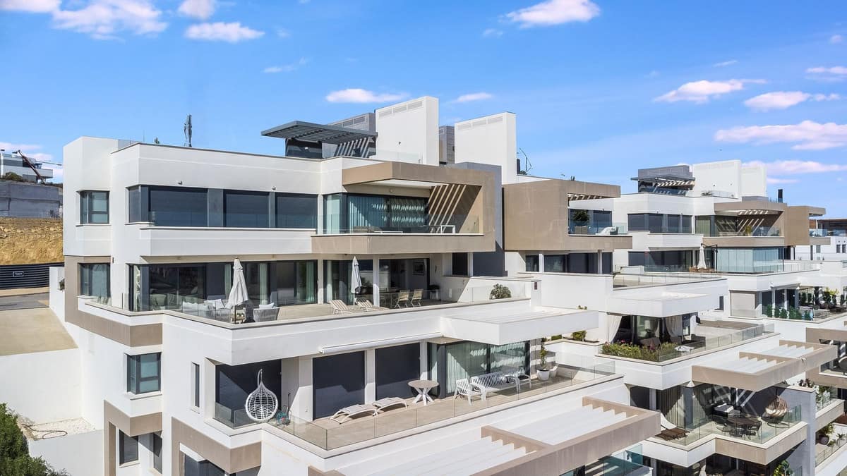 Exclusief appartement op de bovenste verdieping met 4 slaapkamers in Estepona in Estepona - foto 3
