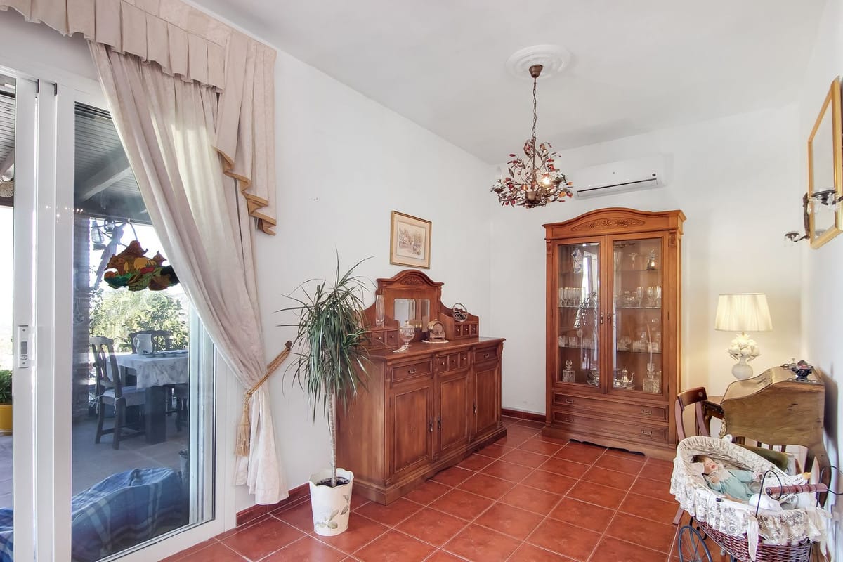 Finca met 3 slaapkamers in Guaro, Málaga in Guaro - foto 9