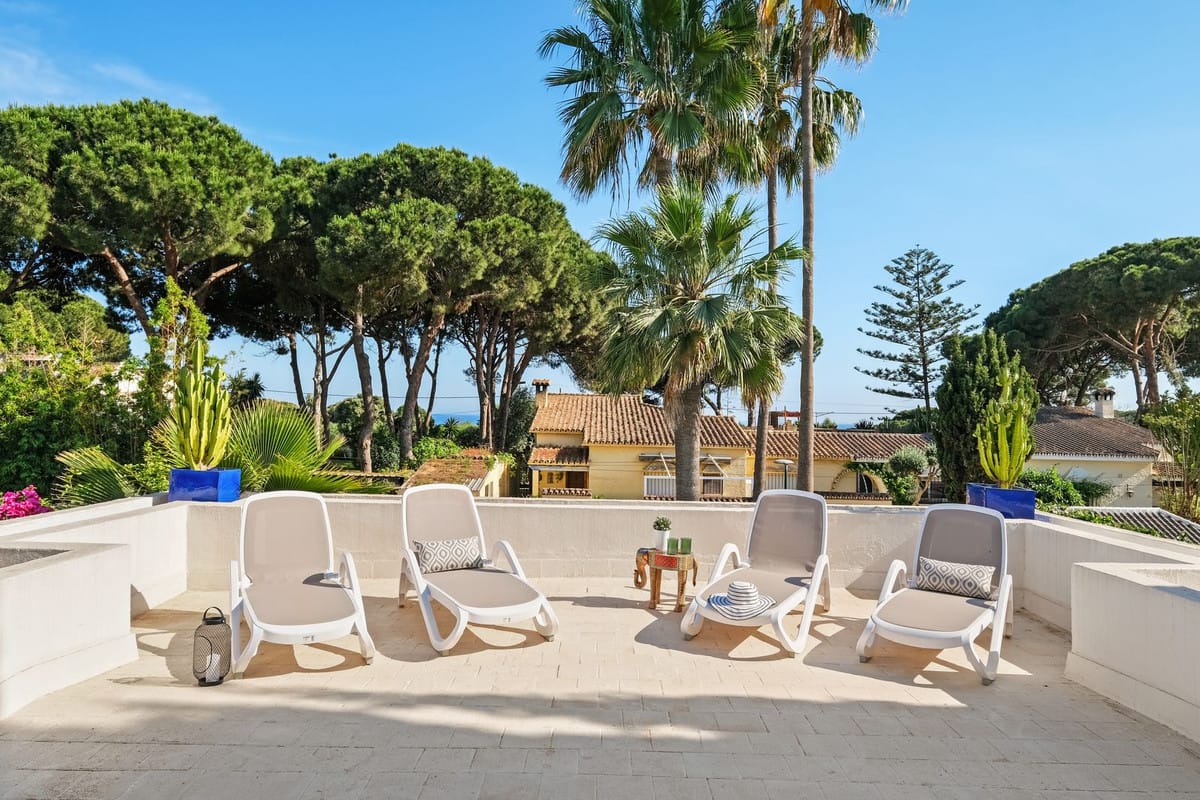 Exclusieve Arabisch-Mediterraanse villa nabij het strand in Cabopino, Marbella in Marbella - foto 5