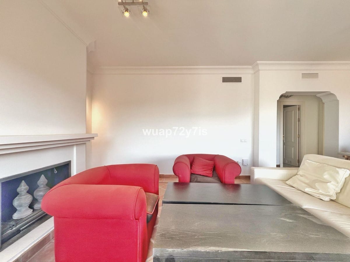 Elegante hoekwoning in La Heredia de Monte Mayor met ononderbroken zeezicht en privacy in Benahavís - foto 11