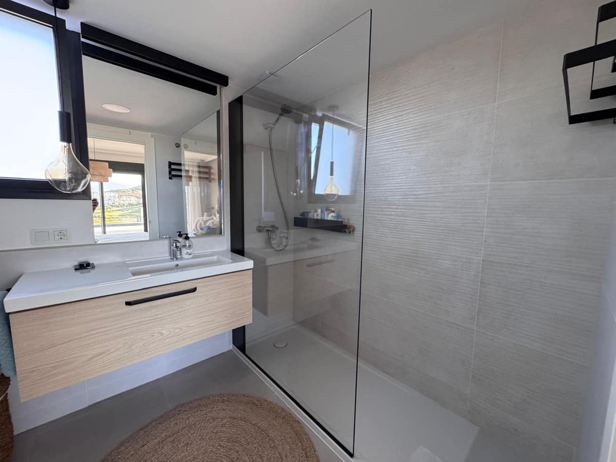 Exclusieve penthouse met spectaculair wrap-around-terras van 207 m² in La Cala de Mijas in La Cala de Mijas - foto 17